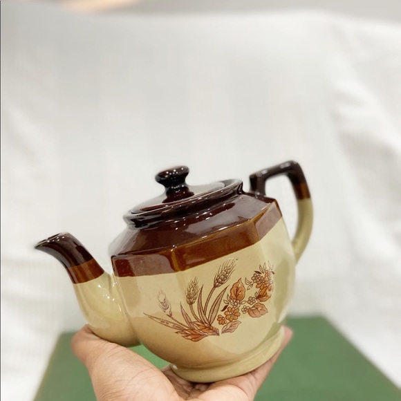 Three tones decorative trio of vases and tea pot - Picture 10 of 12